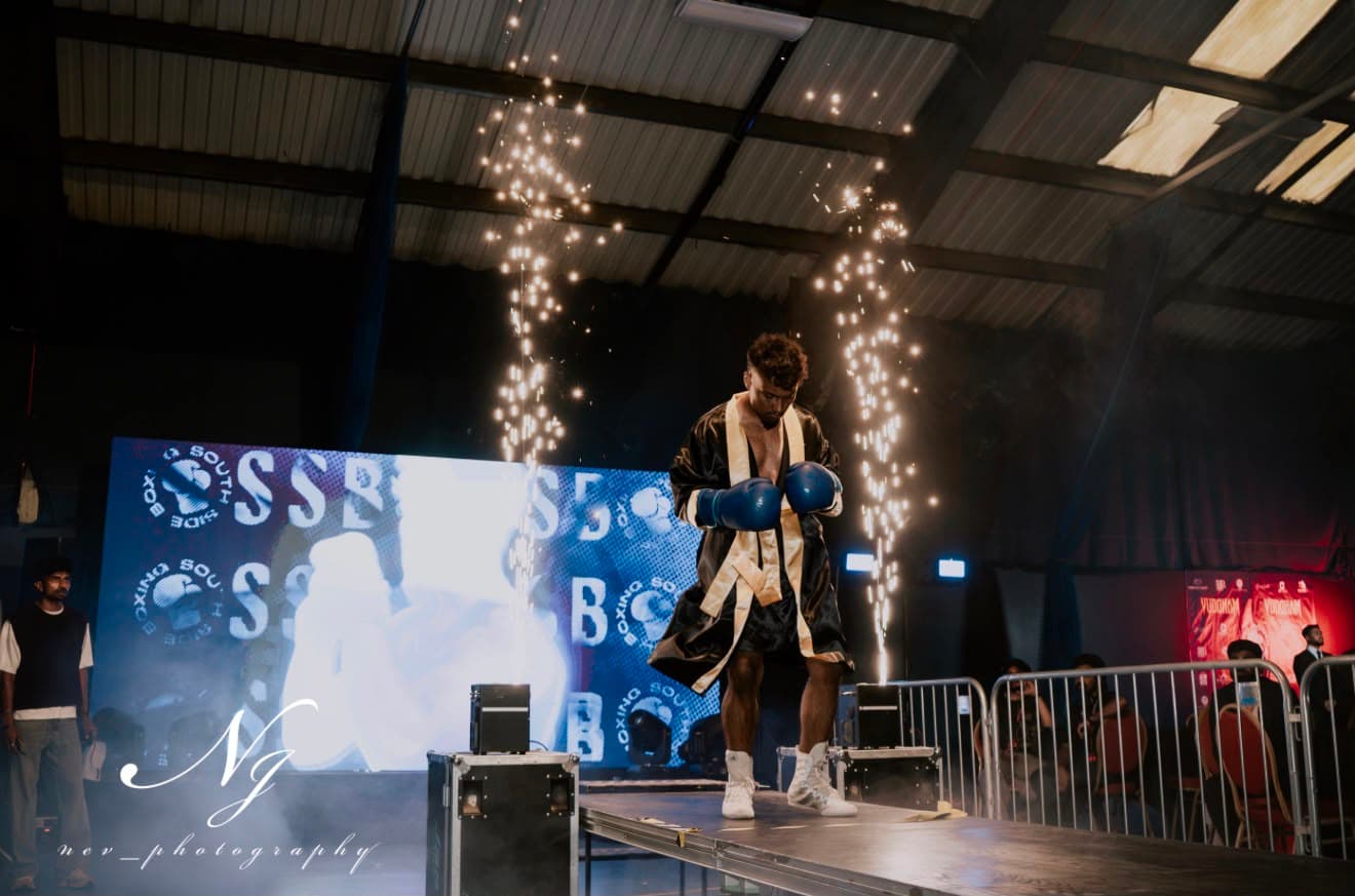 Samuel's ring walkout with pyrotechnics – South Side Boxing